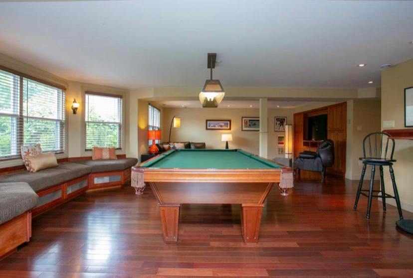Guest house Luxury Bachelor By Waterfront -hot Tub