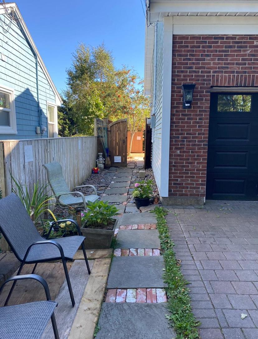 Luxury Bachelor By Waterfront -hot Tub Guest house Halifax