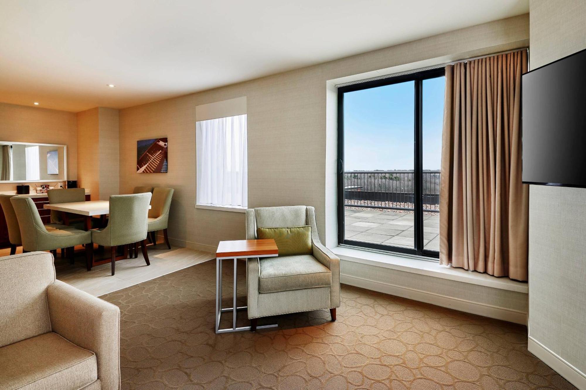 Hotel Delta By Marriott Dartmouth 4*