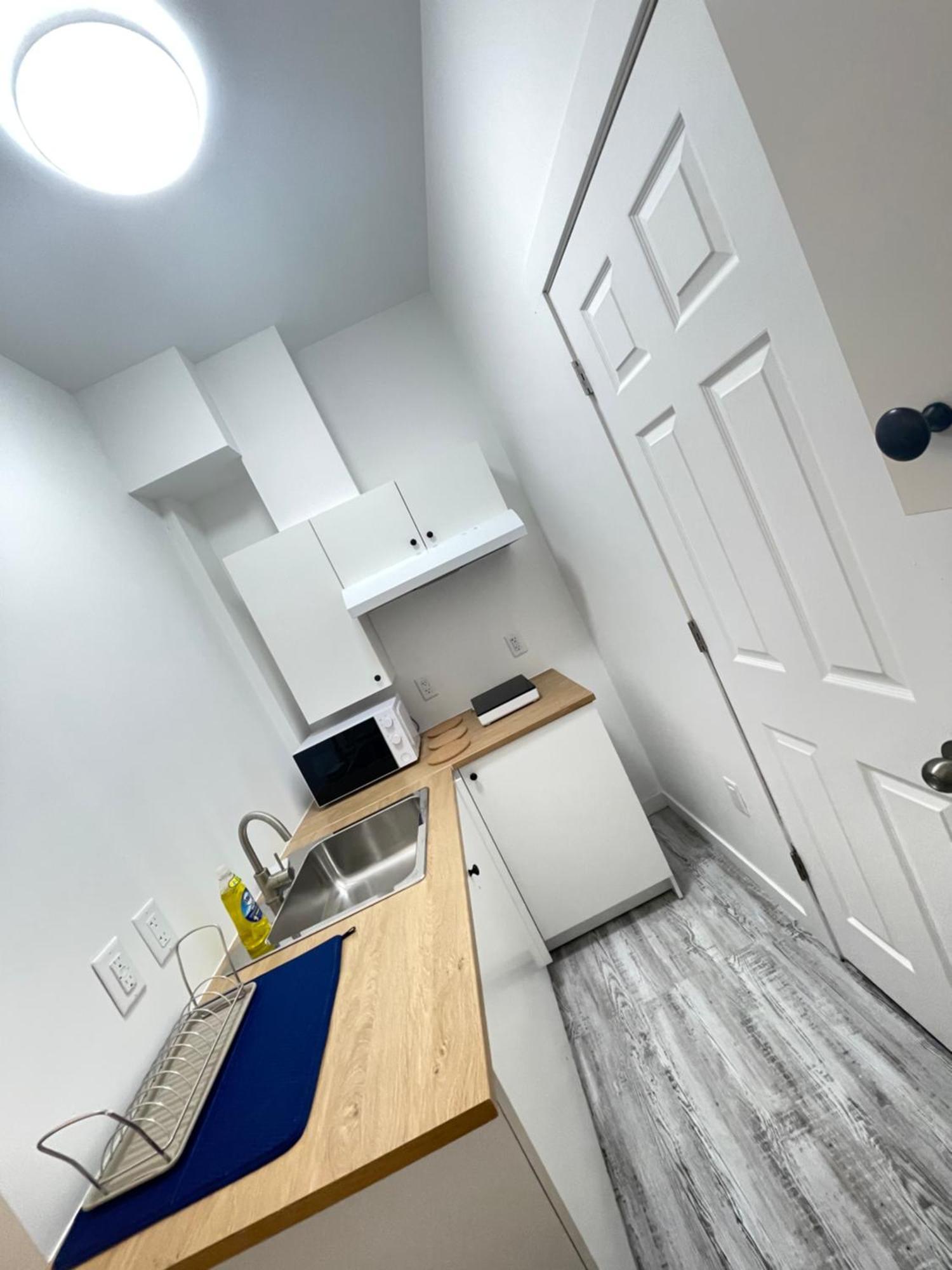 1-bedroom Basement Apartment *