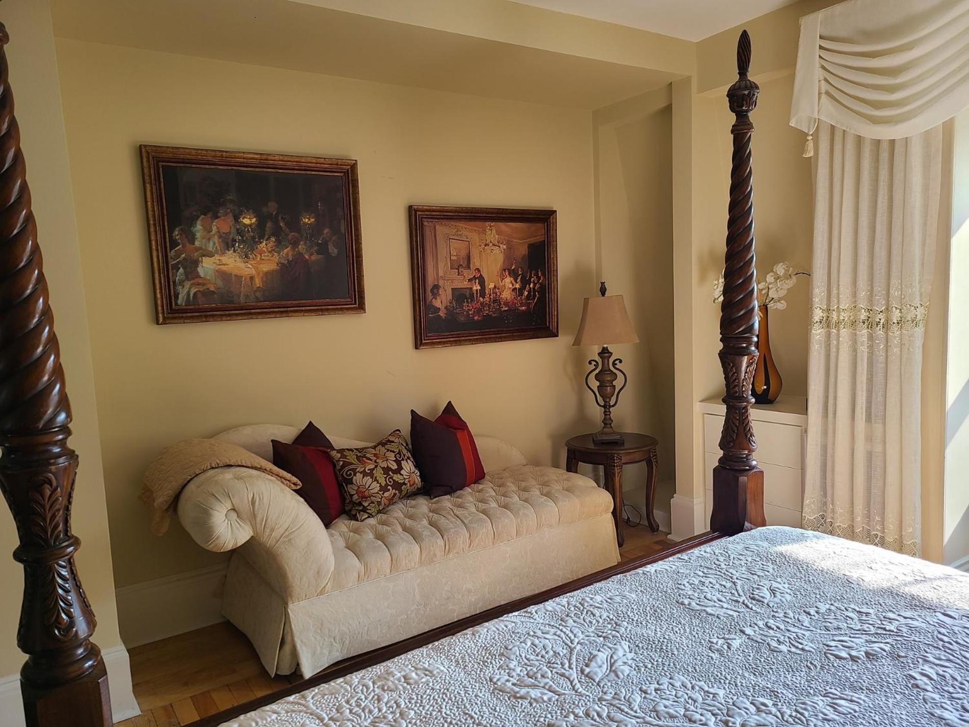 Holiday home Iconic Luxurious Downtown Building History Galore Halifax