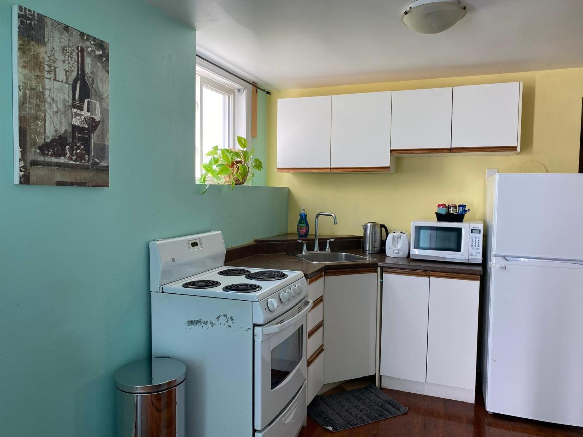 Ozone Homes-private Basement Unit * Halifax