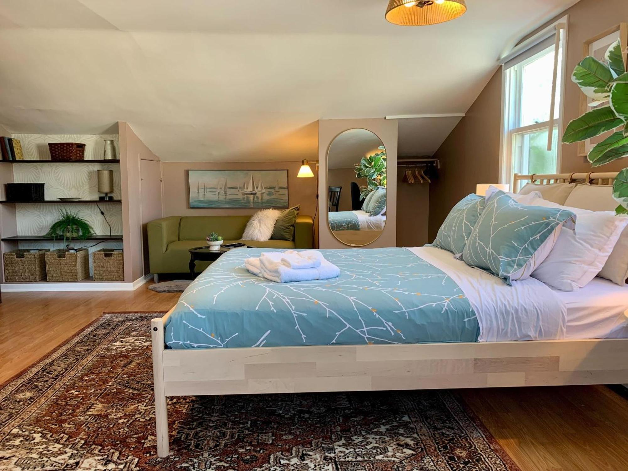 New! Loft Life With Comfort In The Heart Of Halifax, #5 Apartment