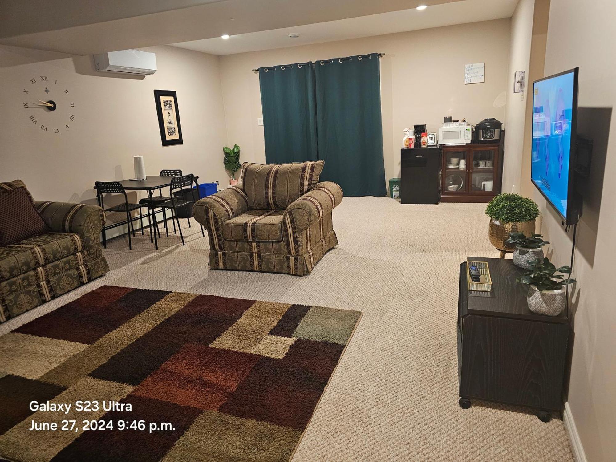 Cozy, Private Basement * Halifax