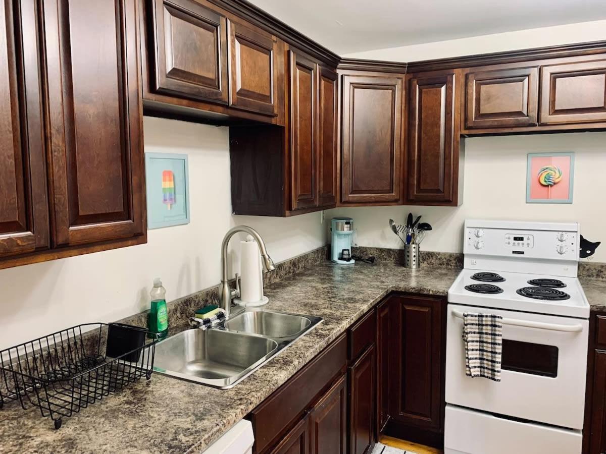Ultimate Pet-friendly #1 With Patio At Doggy Digs Apartment Halifax