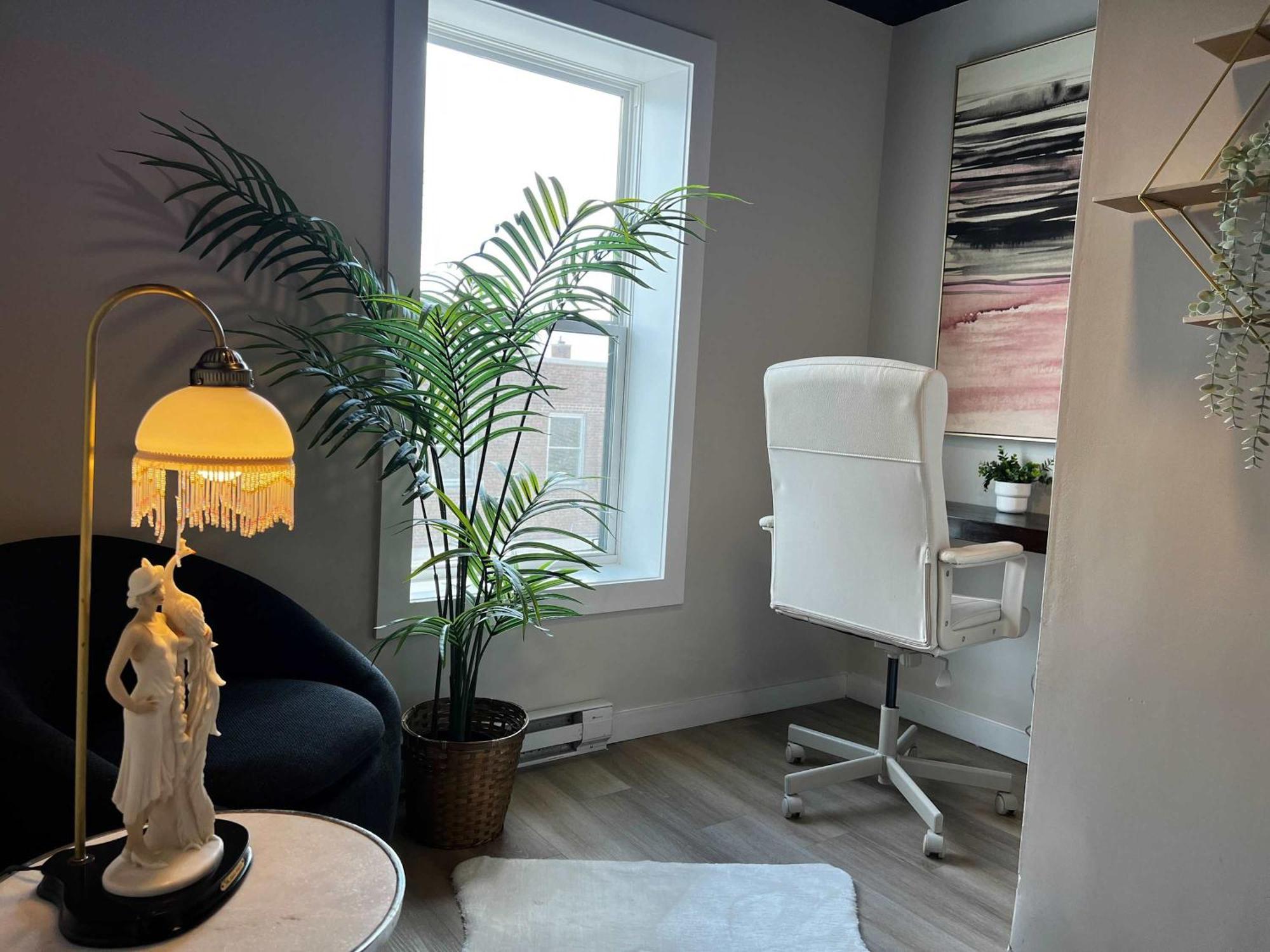 Pink Sunrise Energetic #7 At Ports On Portland, King Bed And Bold Decor Apartment