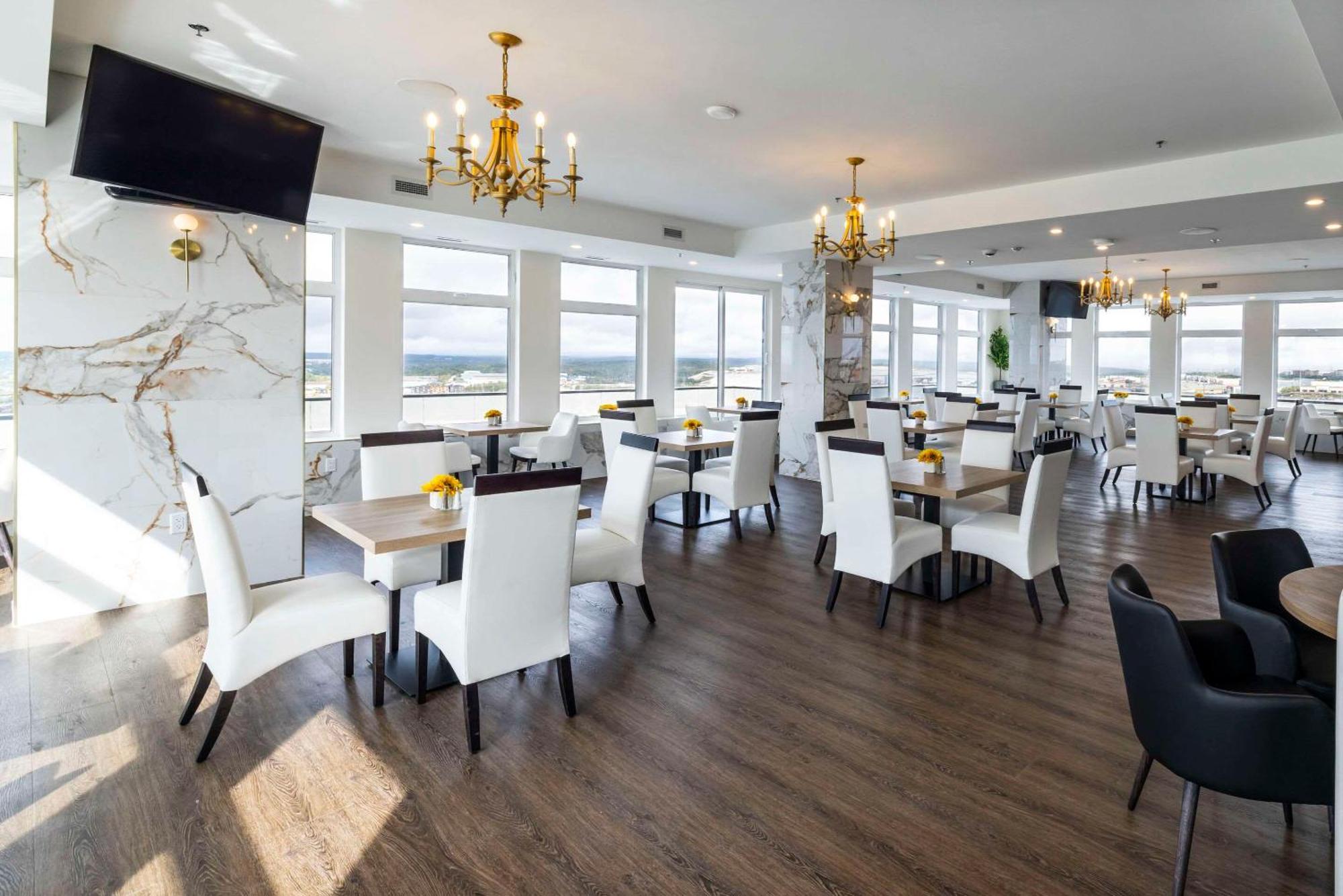 Tower & Conference Centre, Ascend Collection Hotel 5*