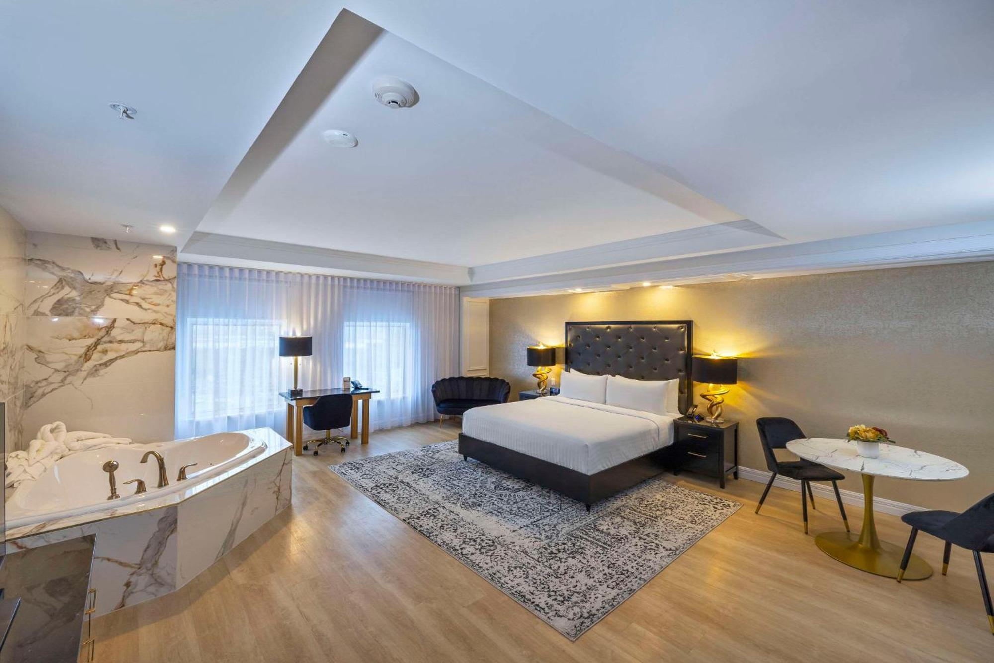 Tower & Conference Centre, Ascend Collection 5* Halifax