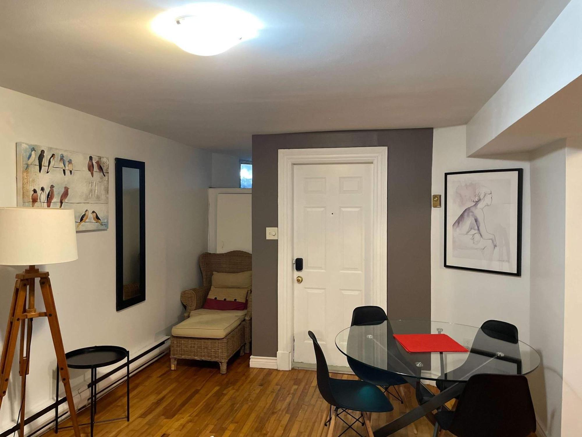Inglis Heritage Cozy 2-bedroom Near Waterfront & Dining, Unit D Apartment *