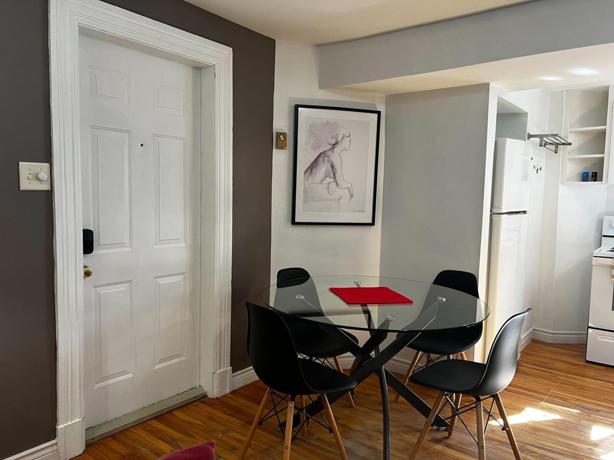 Inglis Heritage Cozy 2-bedroom Near Waterfront & Dining, Unit D Apartment Halifax