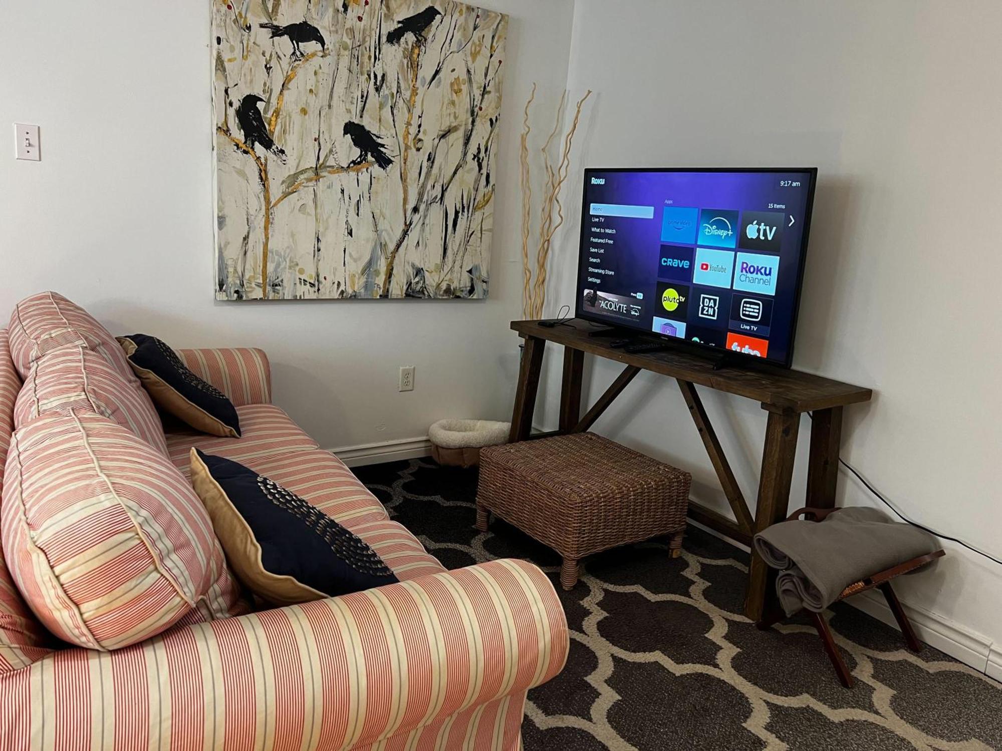 Inglis Heritage Cozy 2-bedroom Near Waterfront & Dining, Unit D Halifax