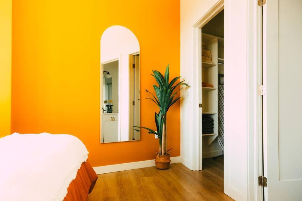 New Cozy Downtown Loft With Free Parking * Halifax