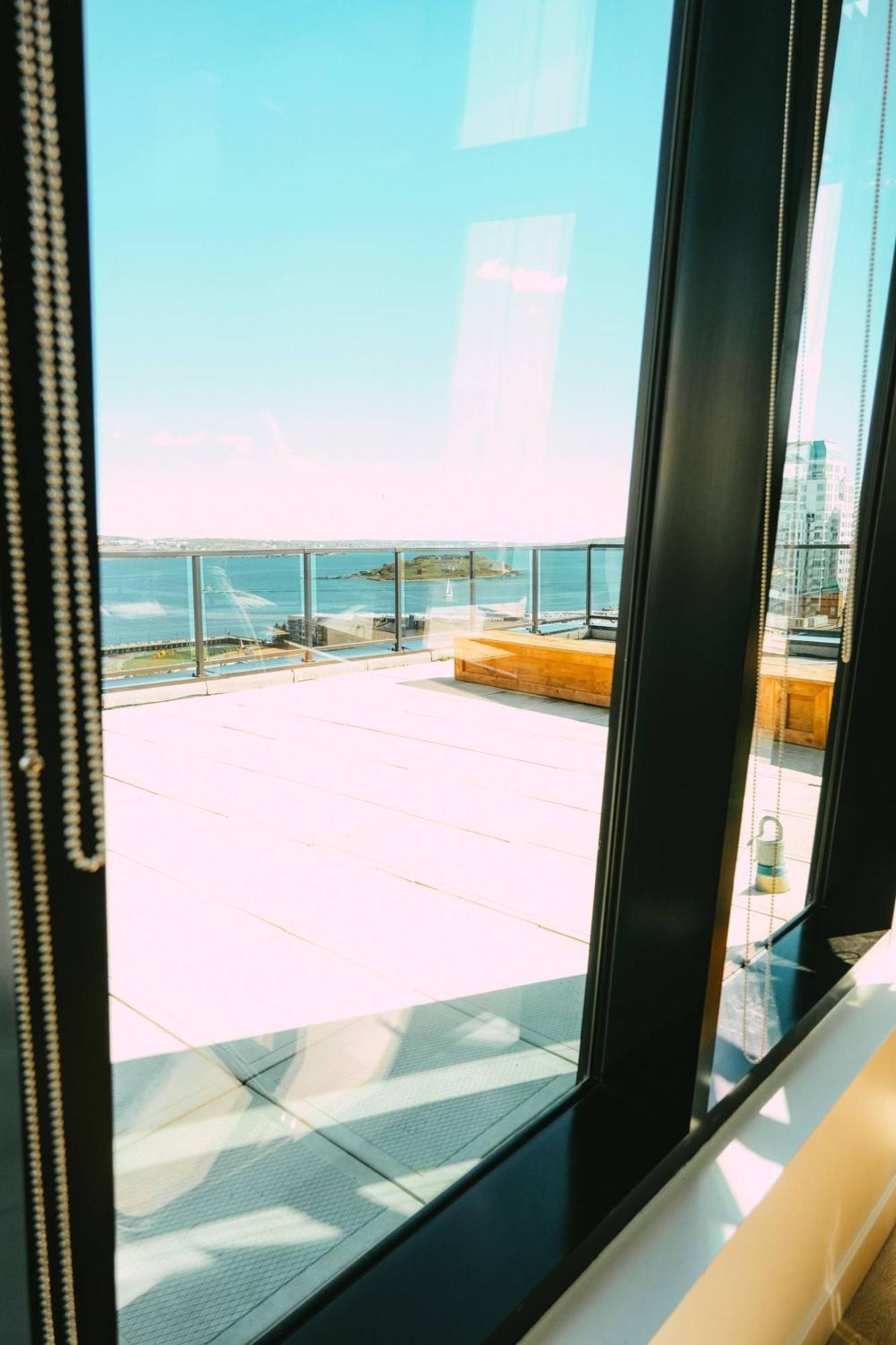 New Pause Penthouse Lofts - Downtown - Free Parking Apartment Halifax