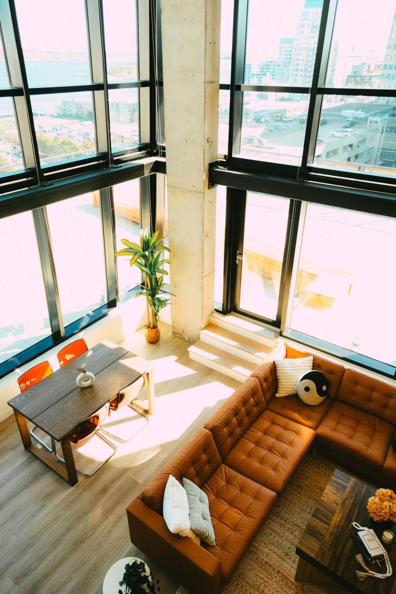 New Pause Penthouse Lofts - Downtown - Free Parking Halifax