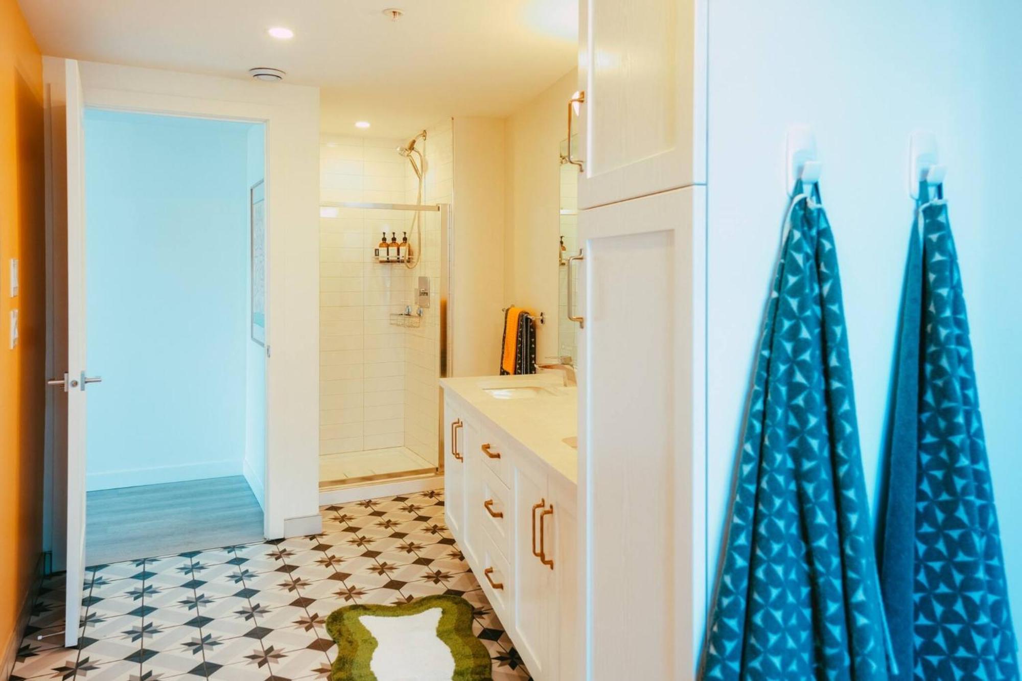 New Pause Penthouse Lofts - Downtown - Free Parking