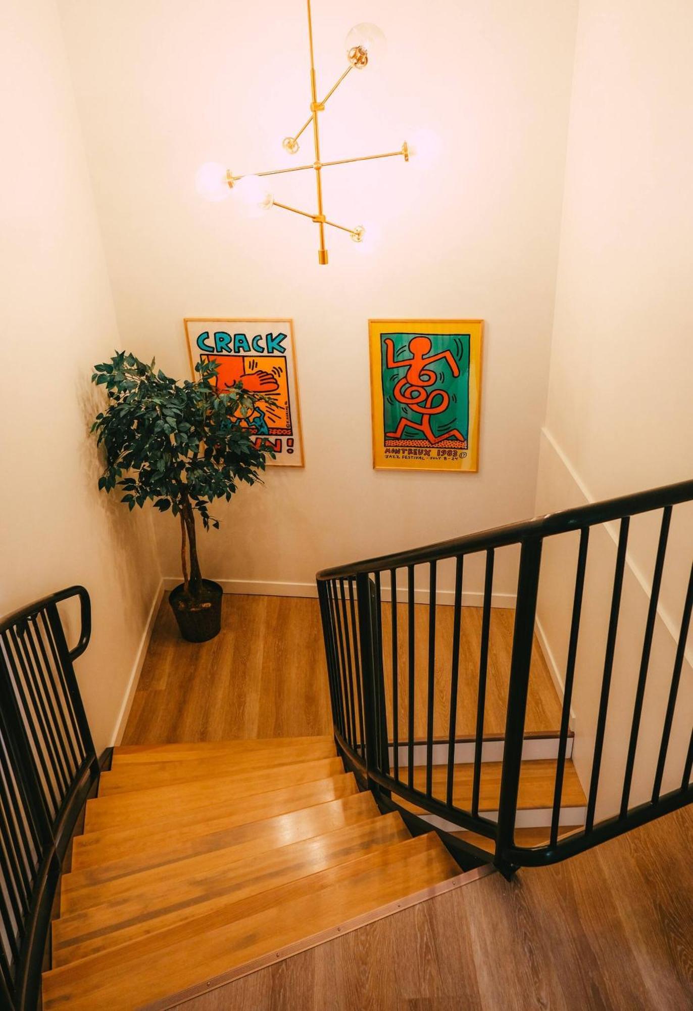 New Pause Penthouse Lofts - Downtown - Free Parking Apartment