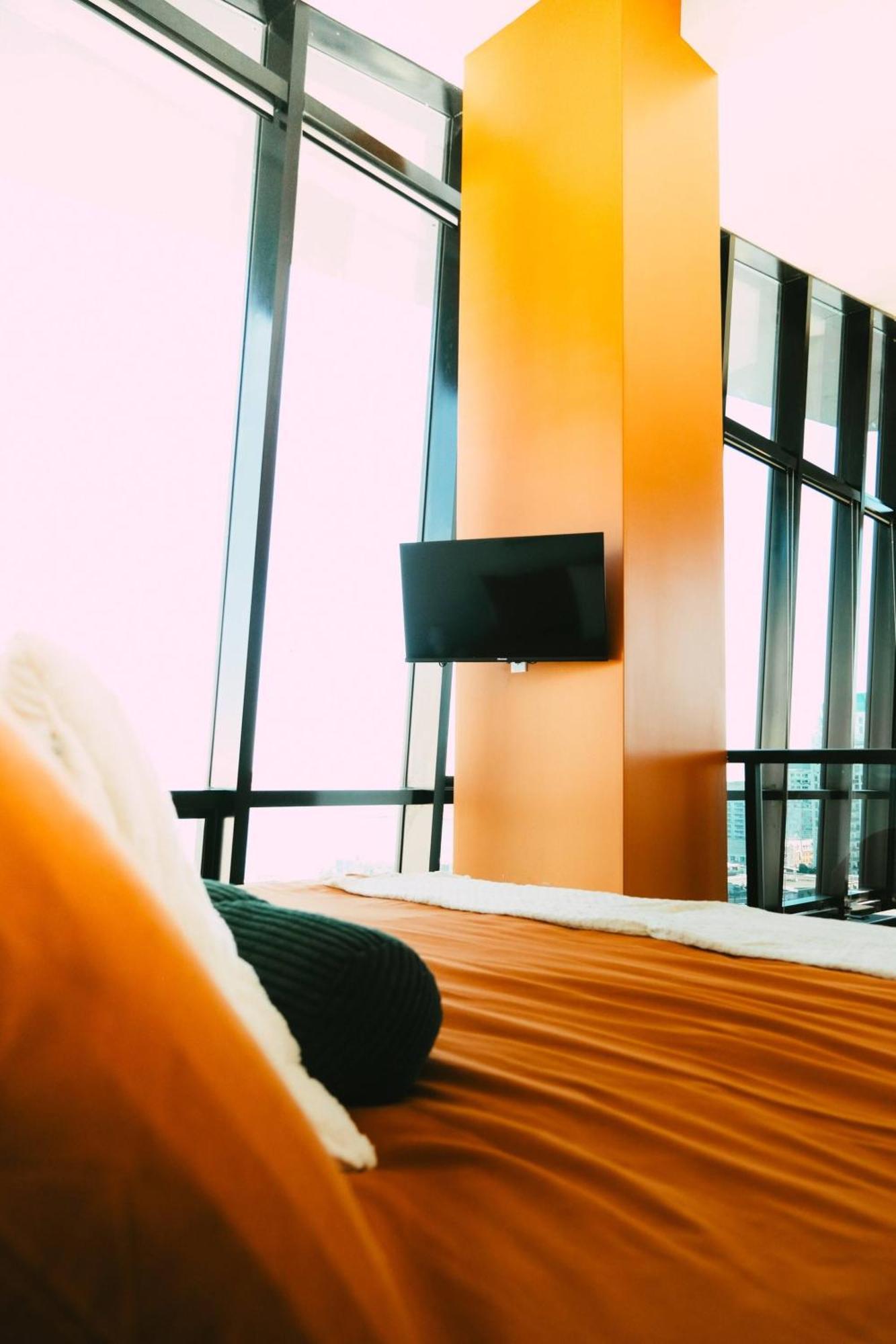 New Pause Penthouse Lofts - Downtown - Free Parking