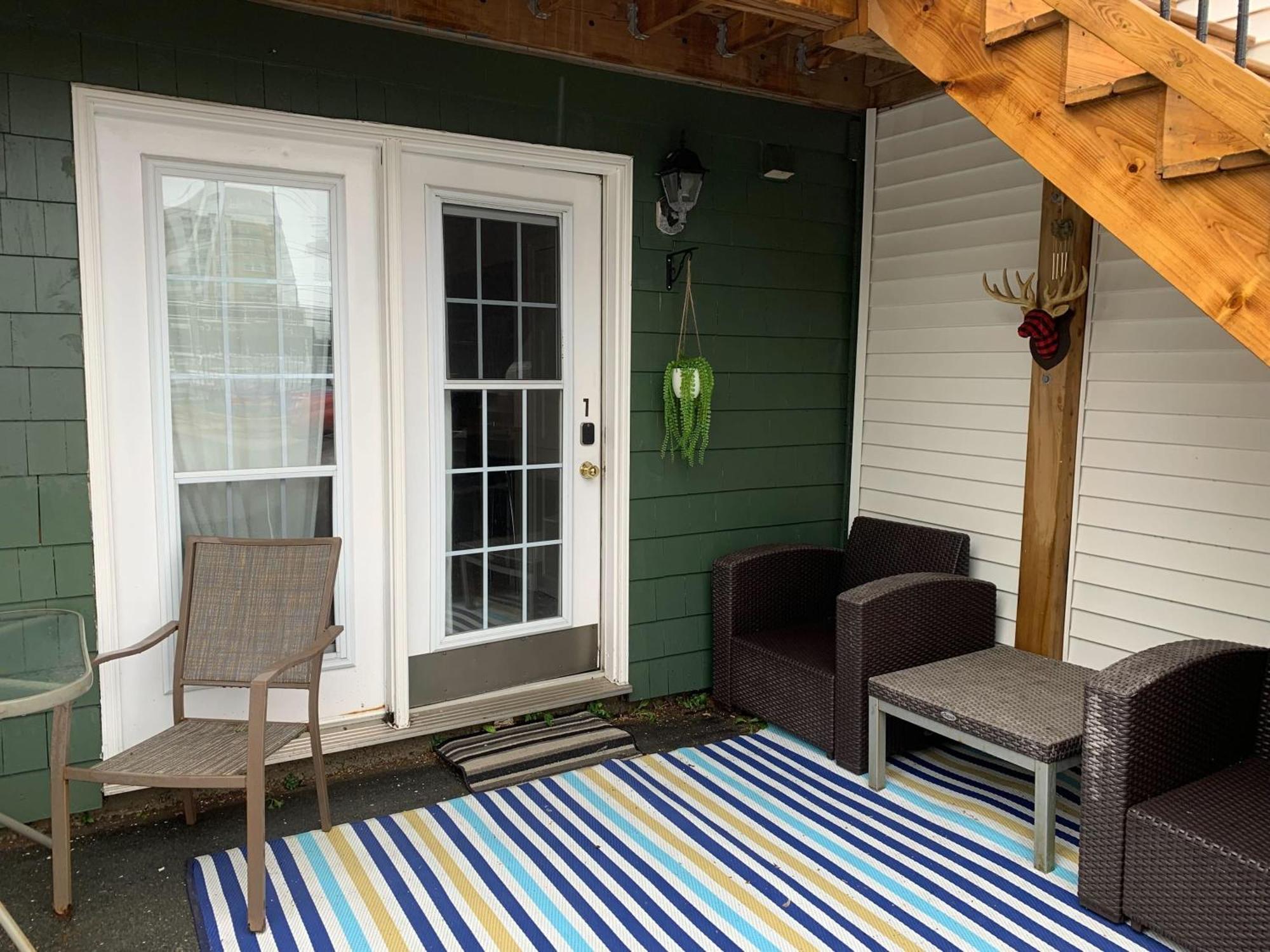 Vibrant And Funky Retreat On Fern Lane, Unit 1 * Halifax