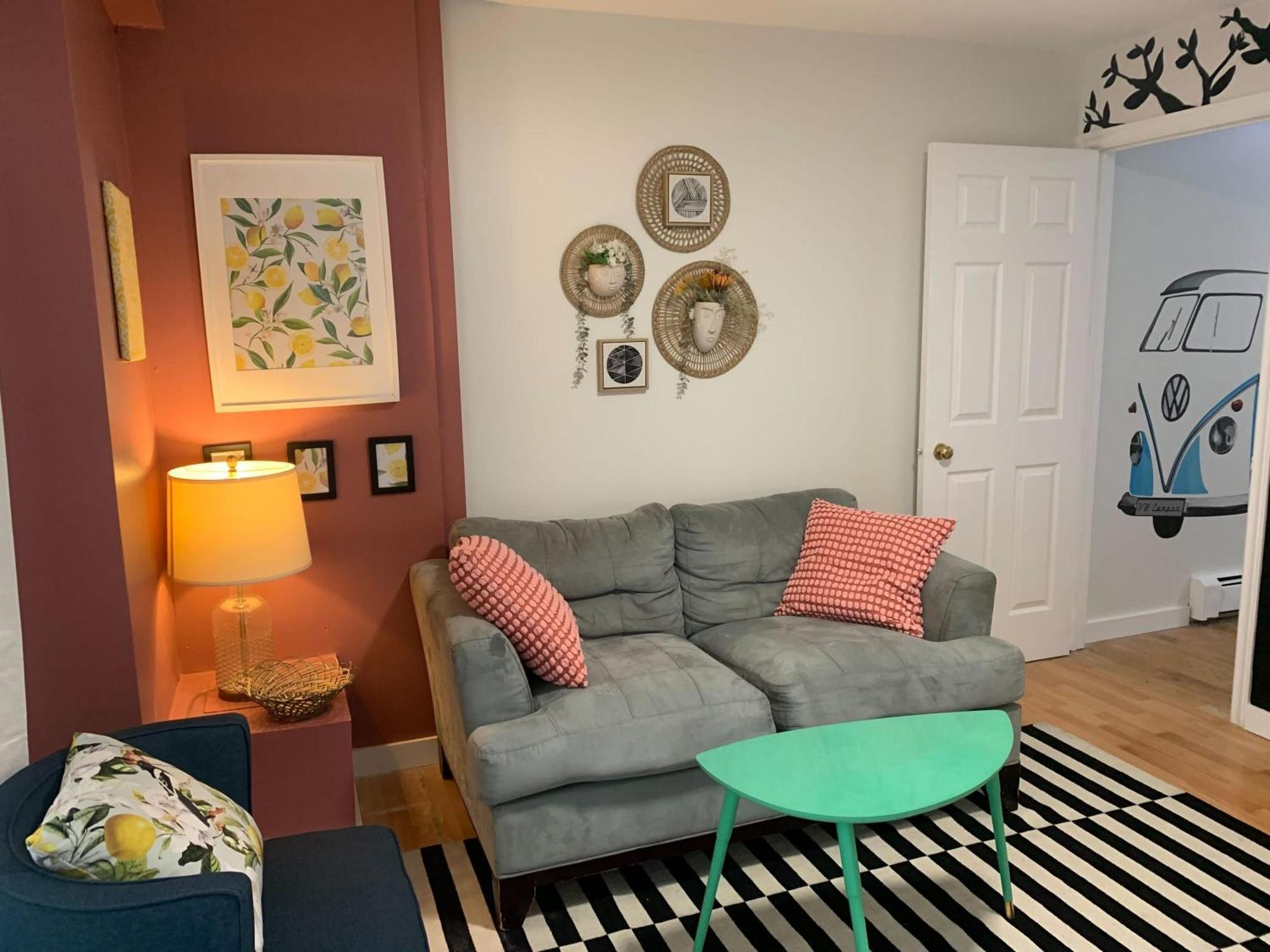 Vibrant And Funky Retreat On Fern Lane, Unit 1 Apartment Halifax
