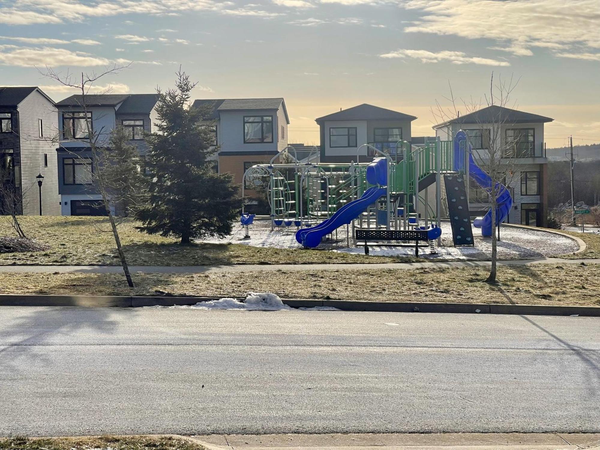 Long Getaway - Quiet Accessible With No Stairs / Steps * Halifax