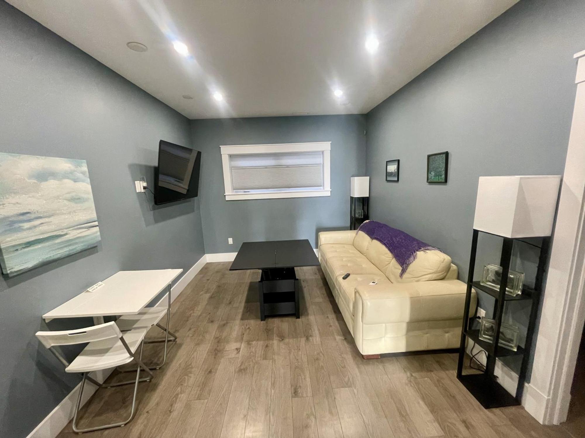 Long Getaway - Quiet Accessible With No Stairs / Steps Halifax