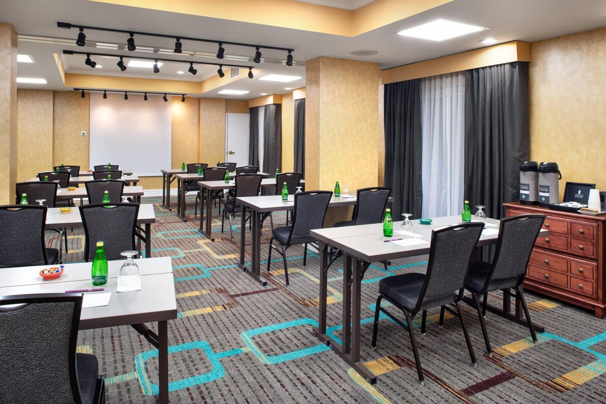 Hotel By Marriott Downtown Halifax