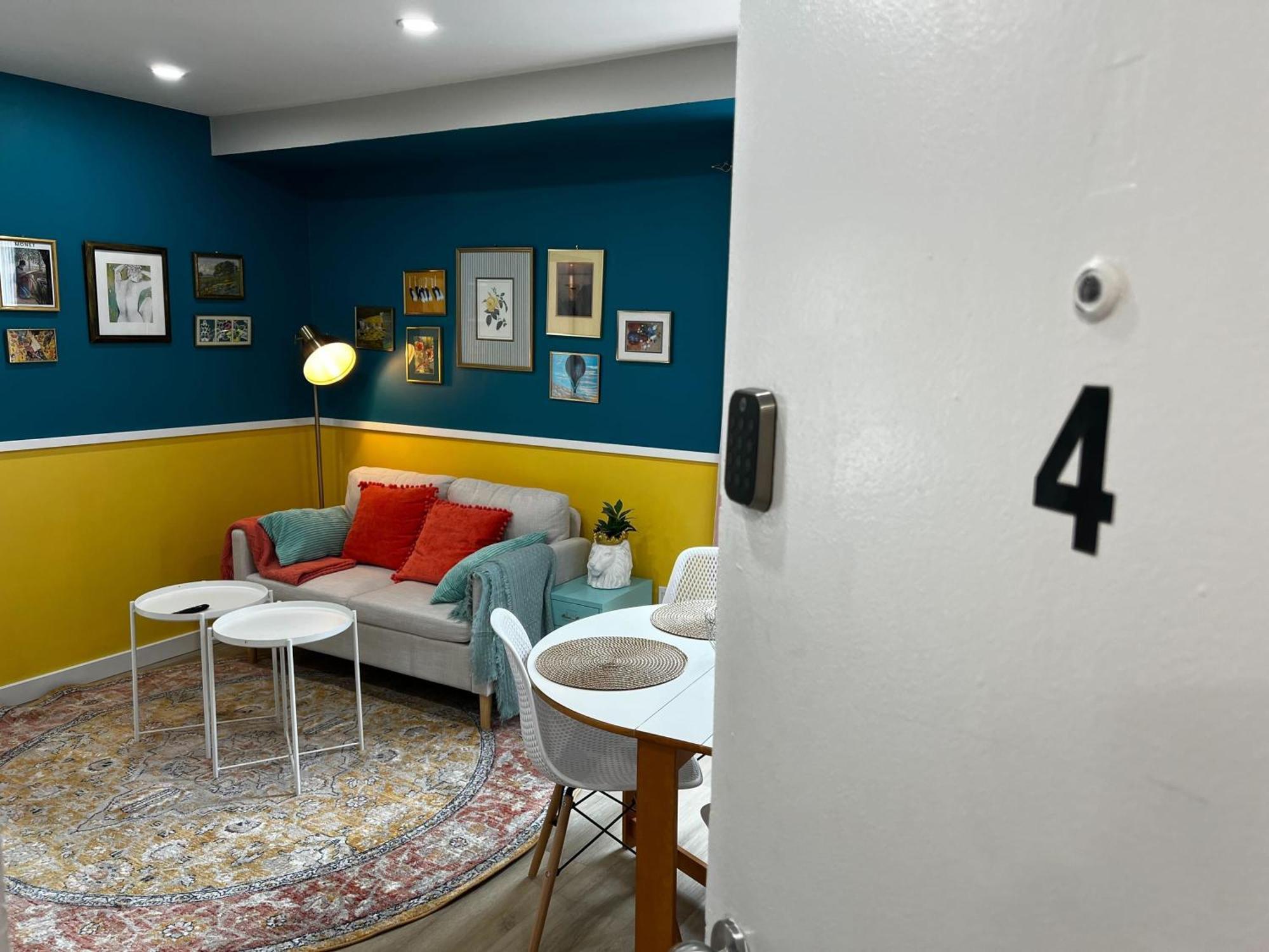 Swedish House Bright And Modern Downtown Retreat, Unit 4 Apartment Halifax