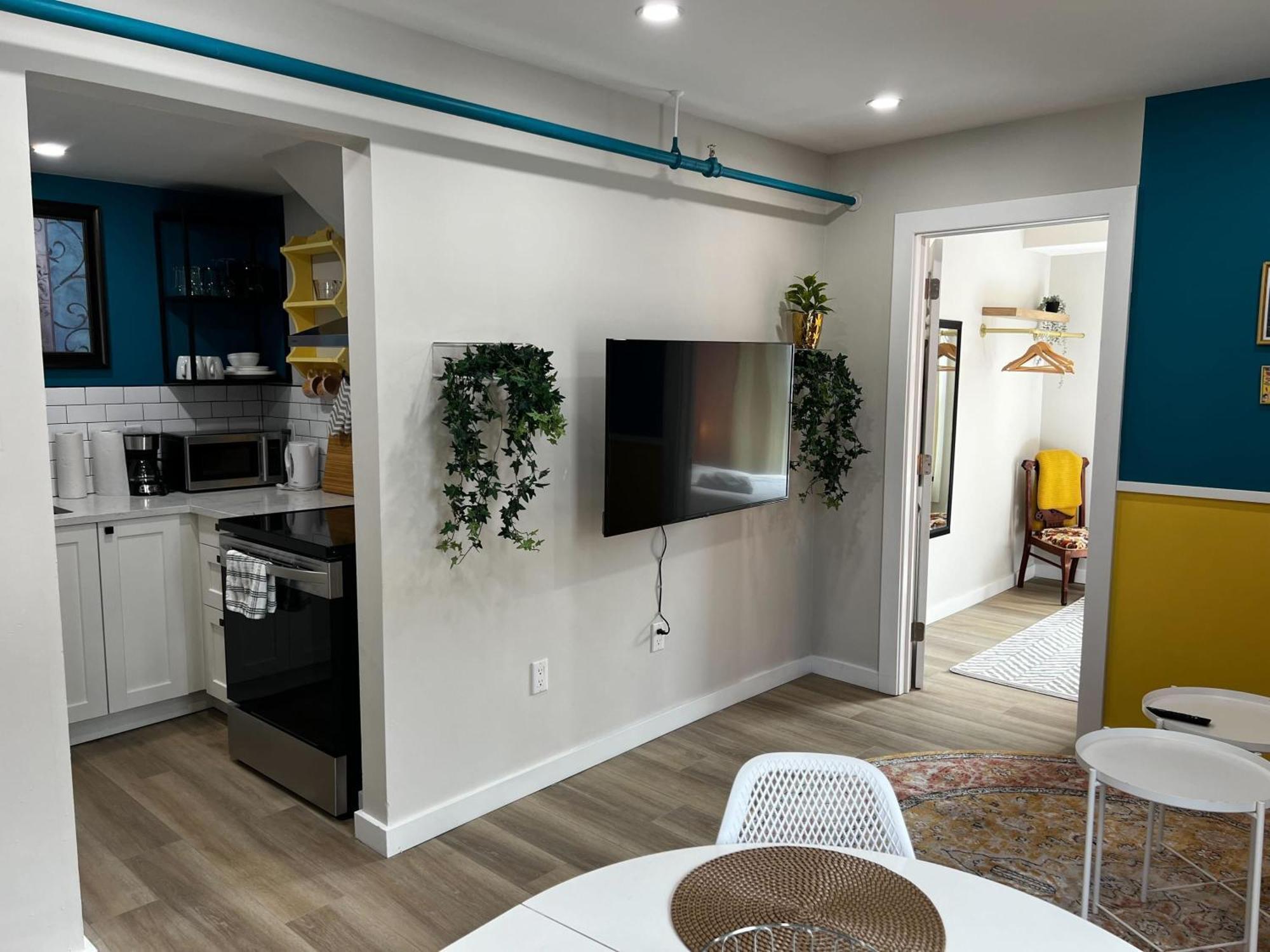 Swedish House Bright And Modern Downtown Retreat, Unit 4 * Halifax