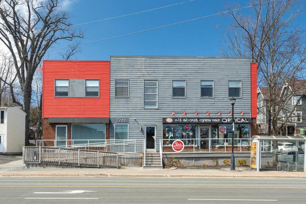 Gorgeous & Sunny Executive #2, Ac * Halifax