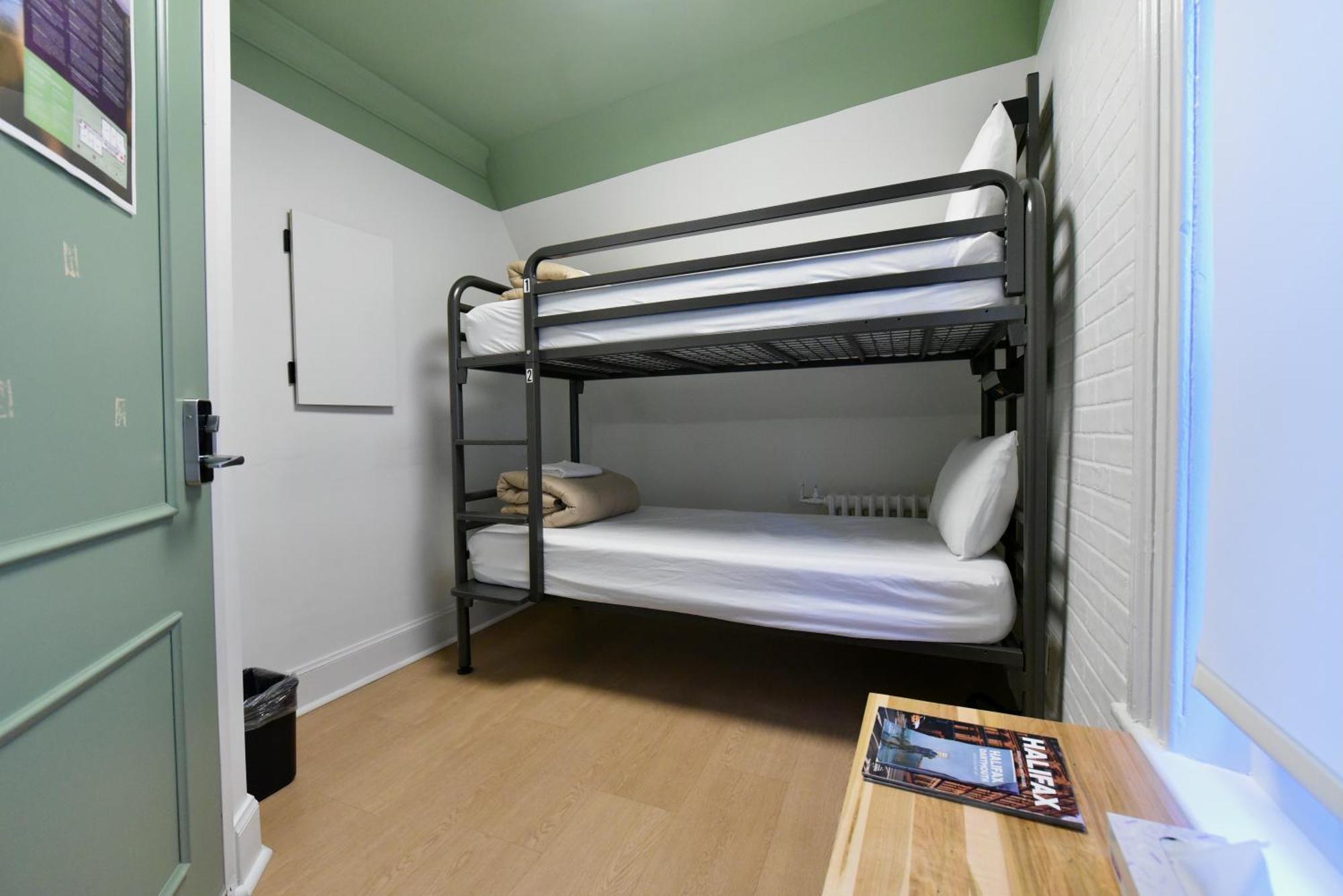 Hi Heritage House Hostel *