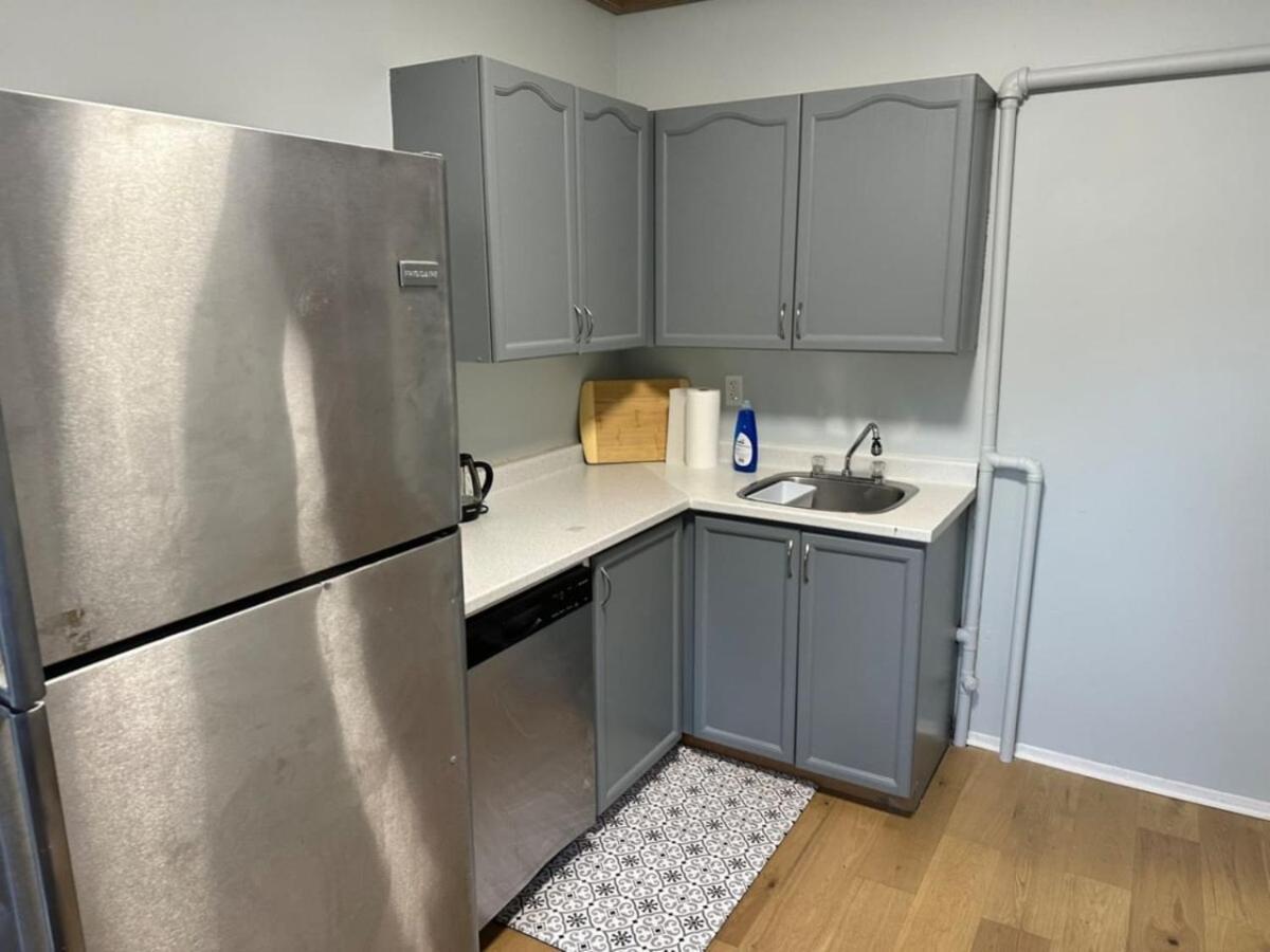 Spacious Stylish Gem Steps From The Pier Apartment