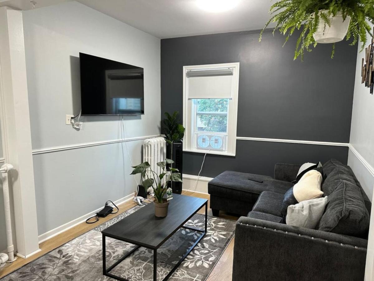 Spacious Stylish Gem Steps From The Pier Apartment
