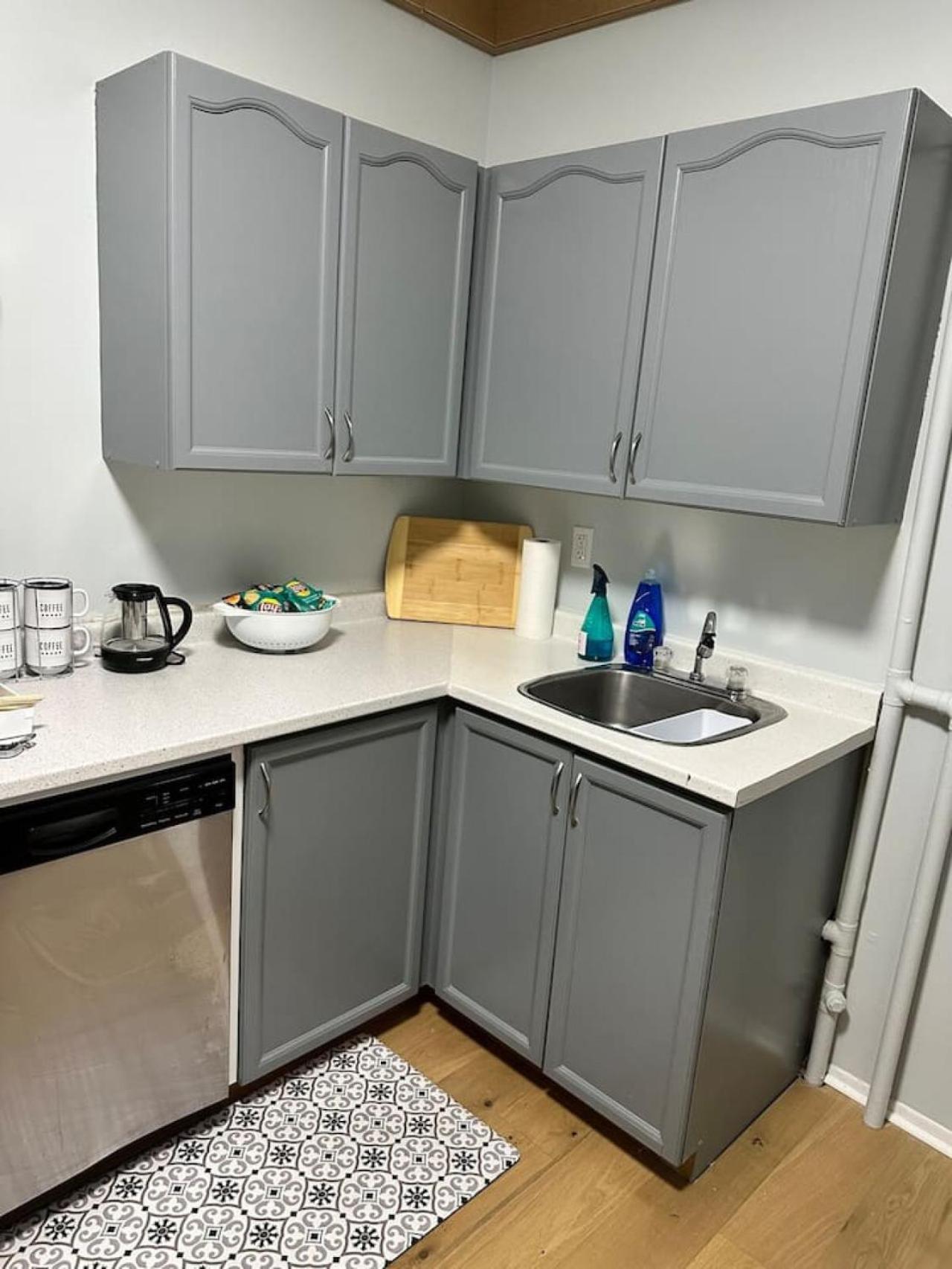 Spacious Stylish Gem Steps From The Pier Apartment *