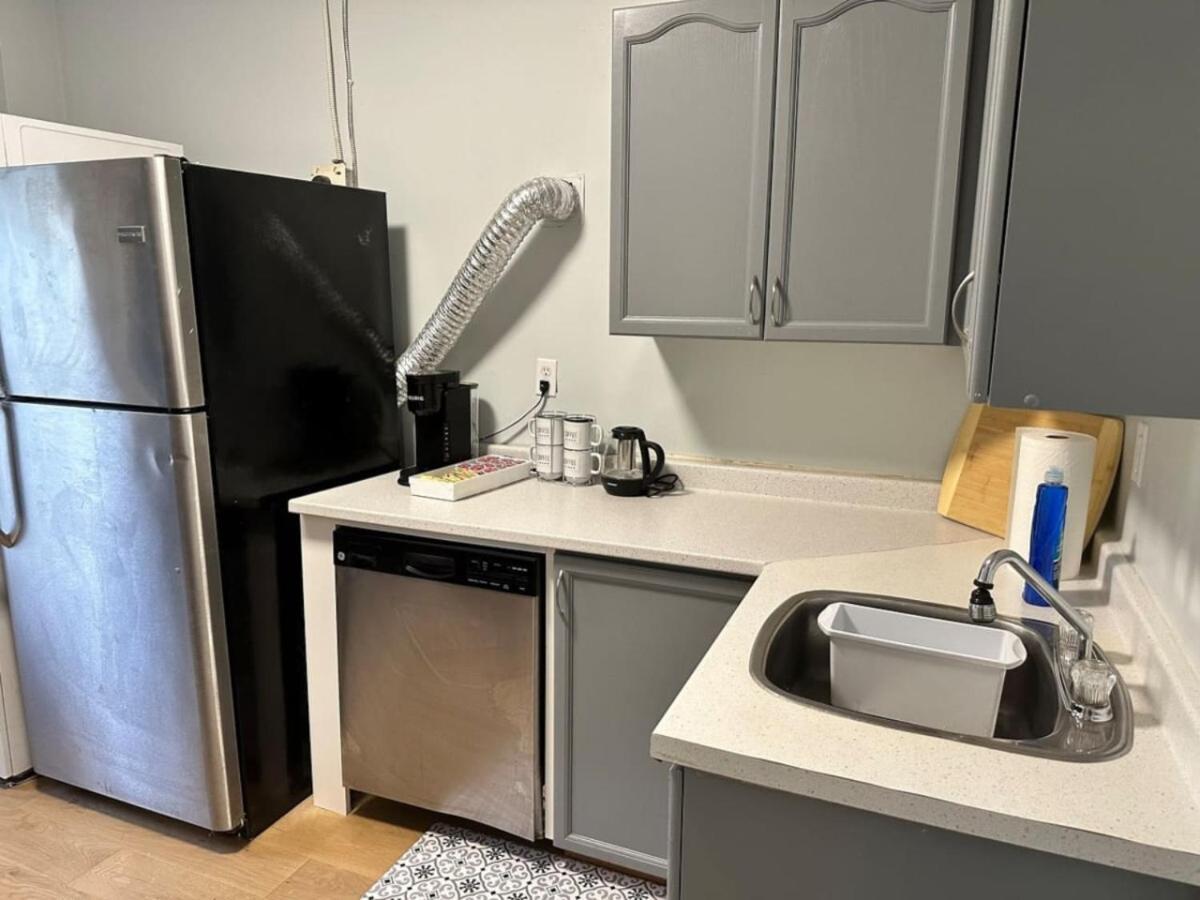 Spacious Stylish Gem Steps From The Pier * Halifax