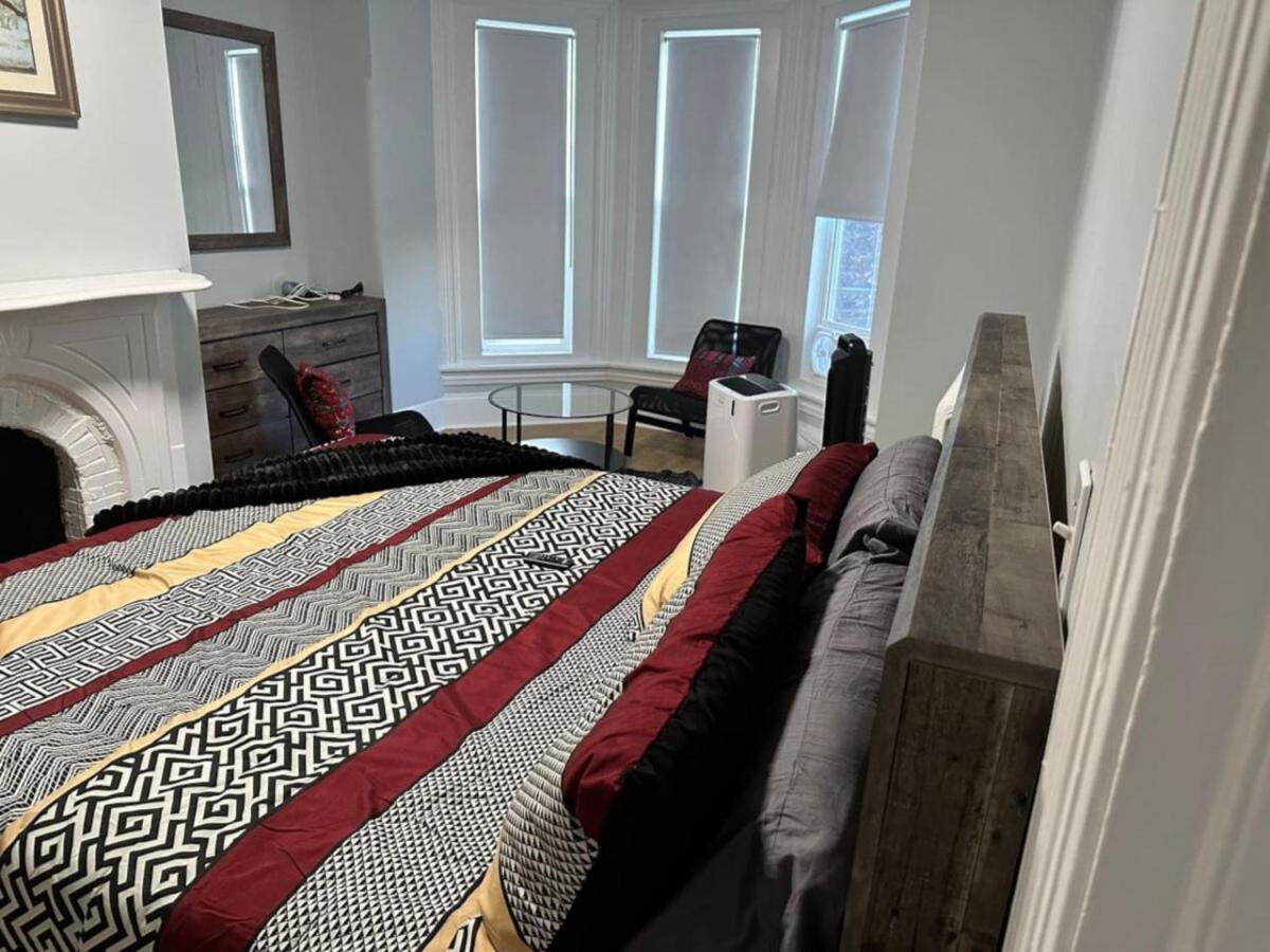 Apartment Spacious Stylish Gem Steps From The Pier