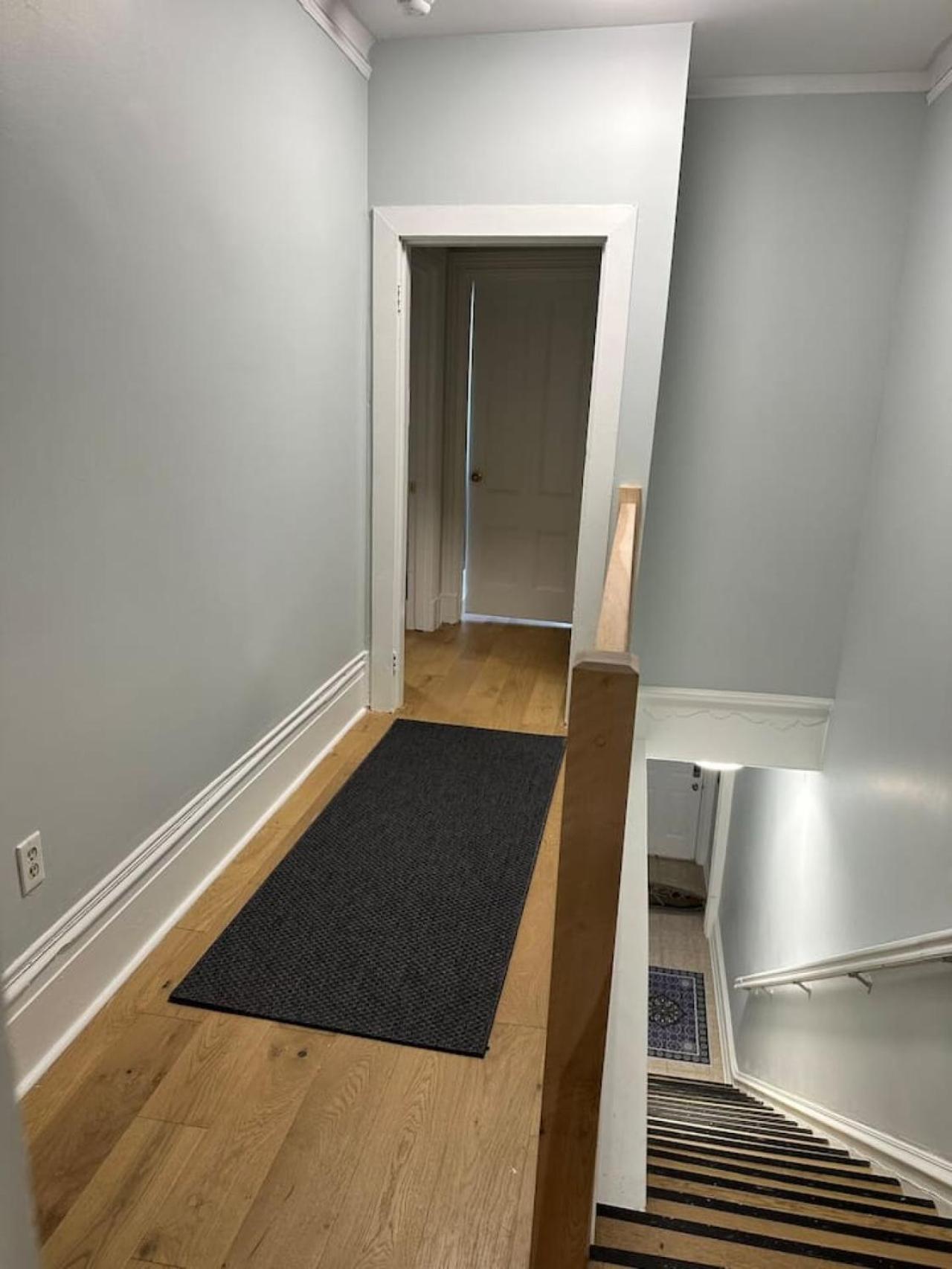 Apartment Spacious Stylish Gem Steps From The Pier
