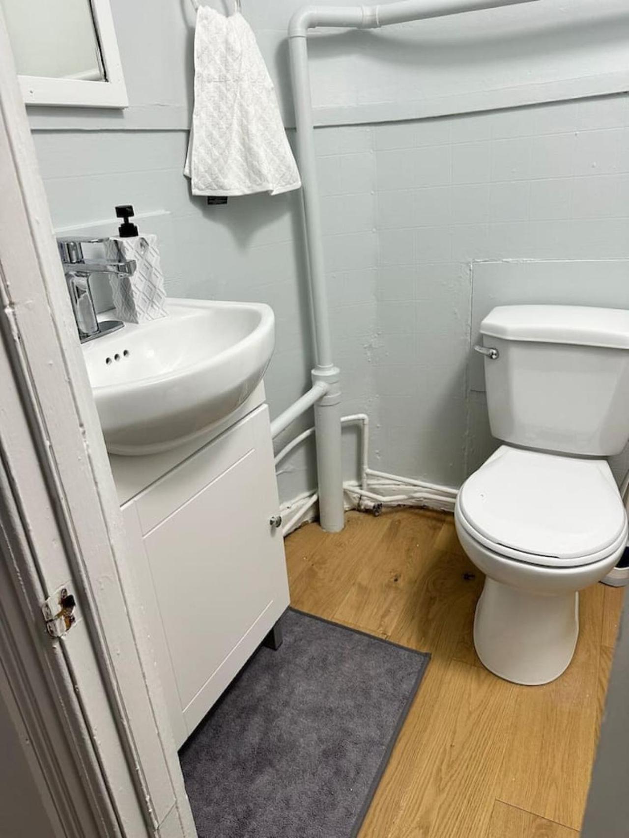 Spacious Stylish Gem Steps From The Pier * Halifax