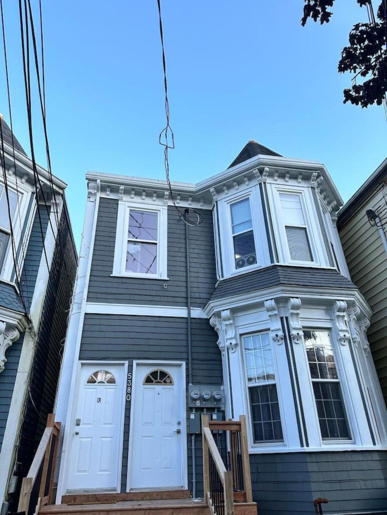 Spacious Stylish Gem Steps From The Pier * Halifax