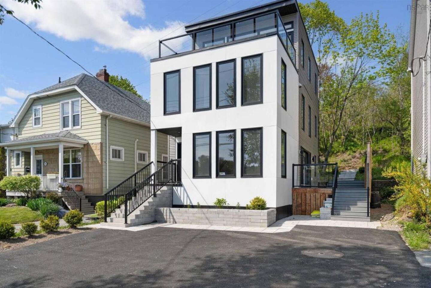 4br 3 Bath Oceanview Modern Holiday home *