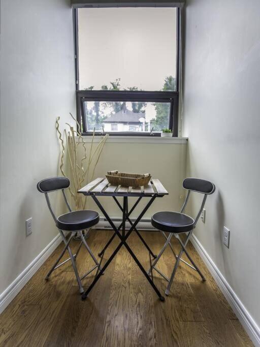Quaint Loft With Ac Abundance Of Sunlight, Unit #4 *