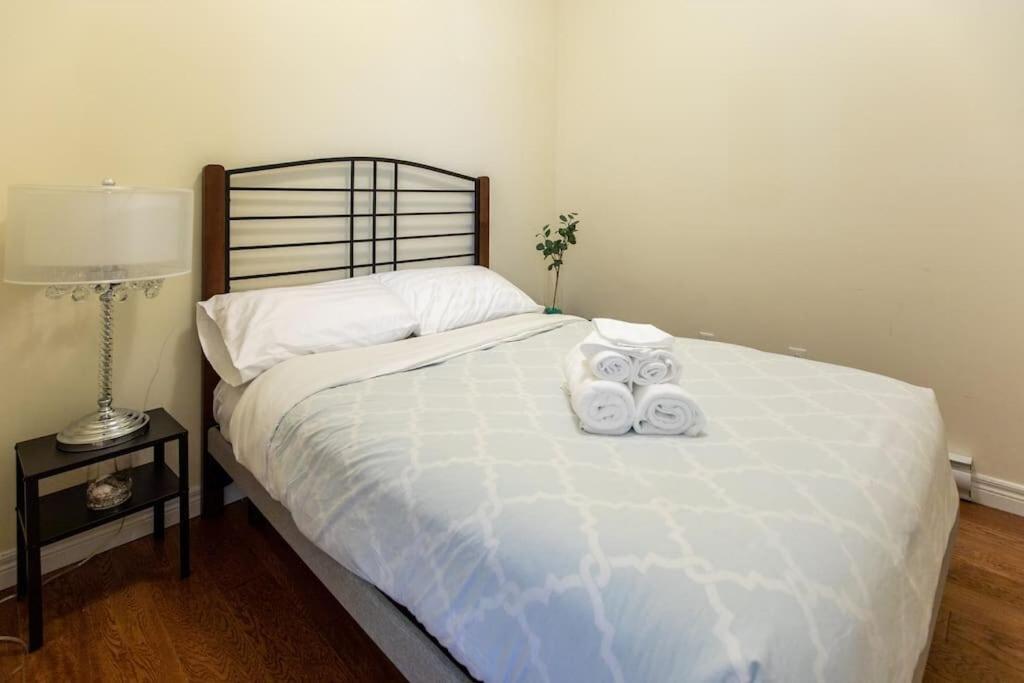Quaint Loft With Ac Abundance Of Sunlight, Unit #4 Apartment *
