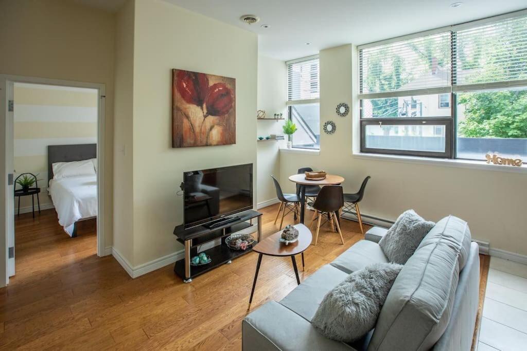 Apartment Quaint Loft With Ac Abundance Of Sunlight, Unit #4 Halifax