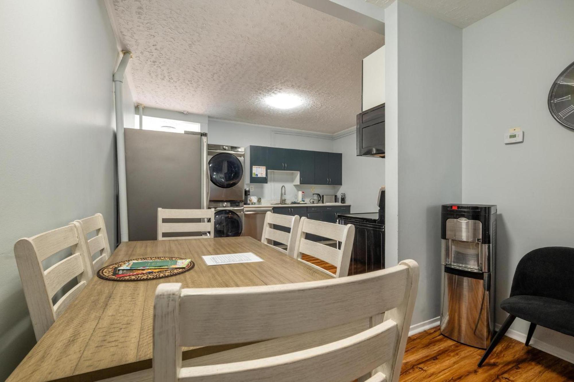 Apartment Spacious Urban Gem Steps From The Pier Parking