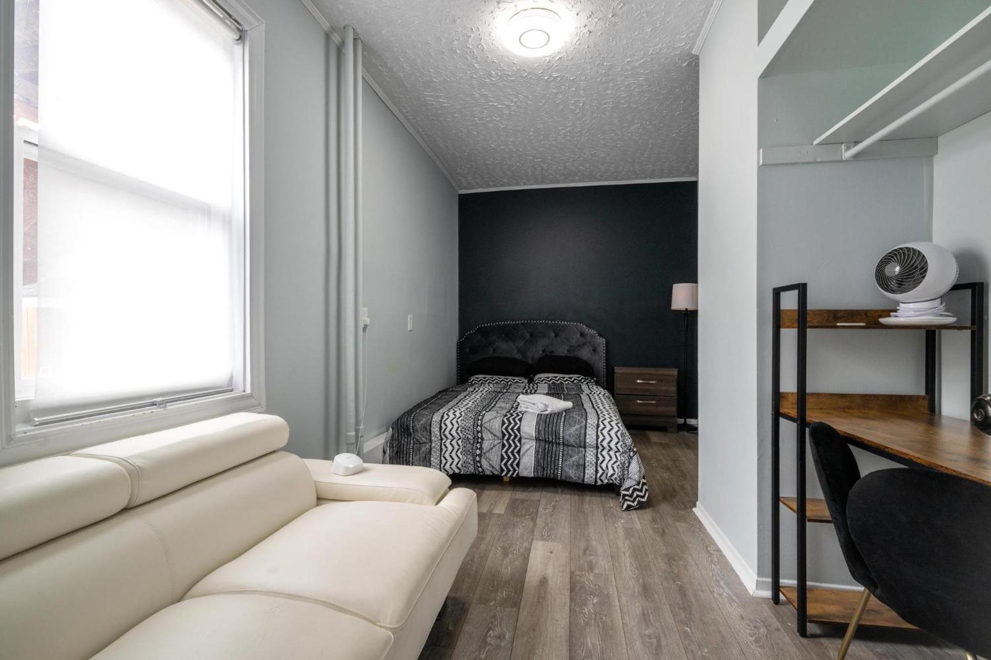 Spacious Urban Gem Steps From The Pier Parking *