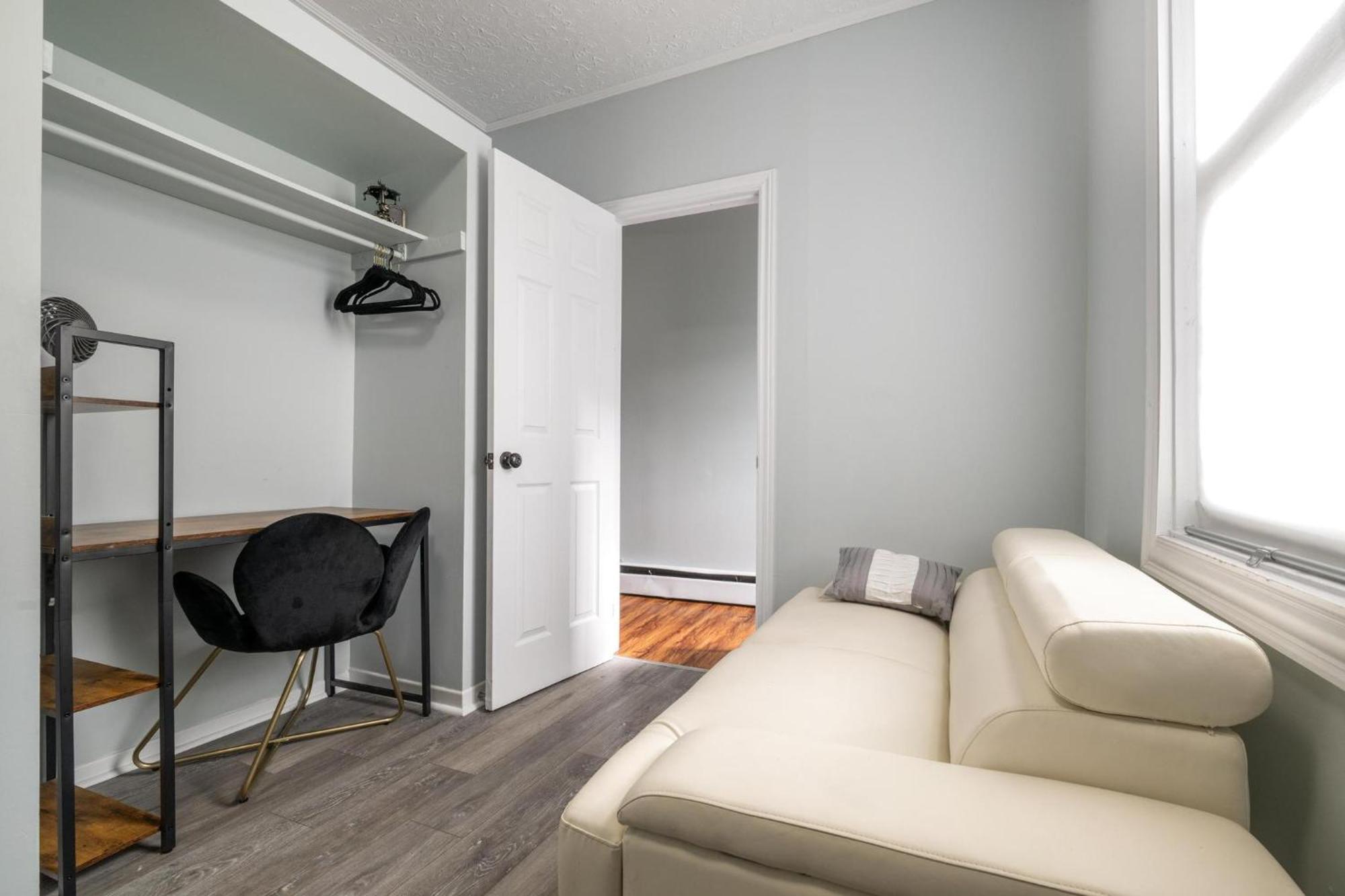 Spacious Urban Gem Steps From The Pier Parking Halifax