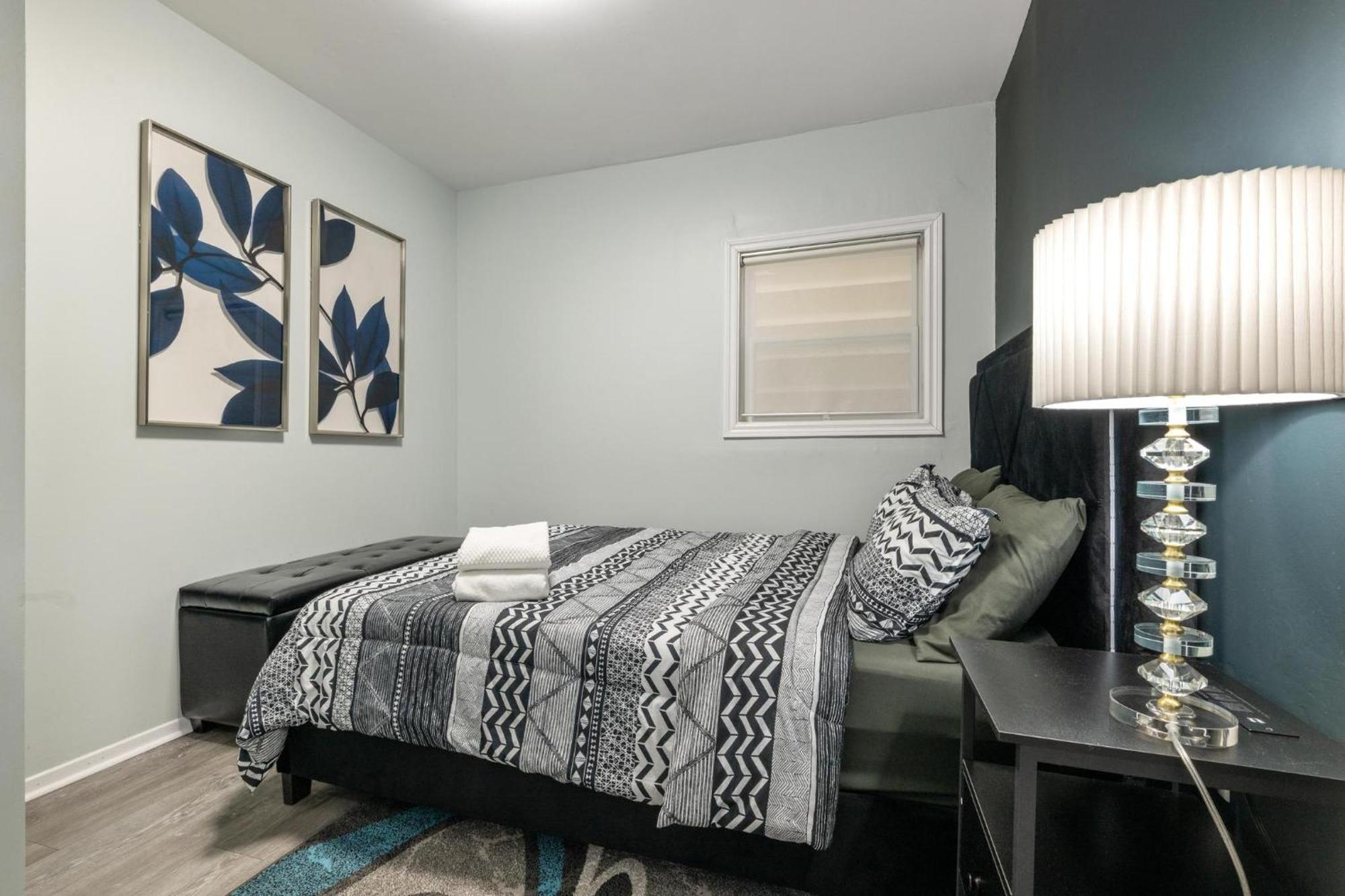 Apartment Spacious Urban Gem Steps From The Pier Parking *