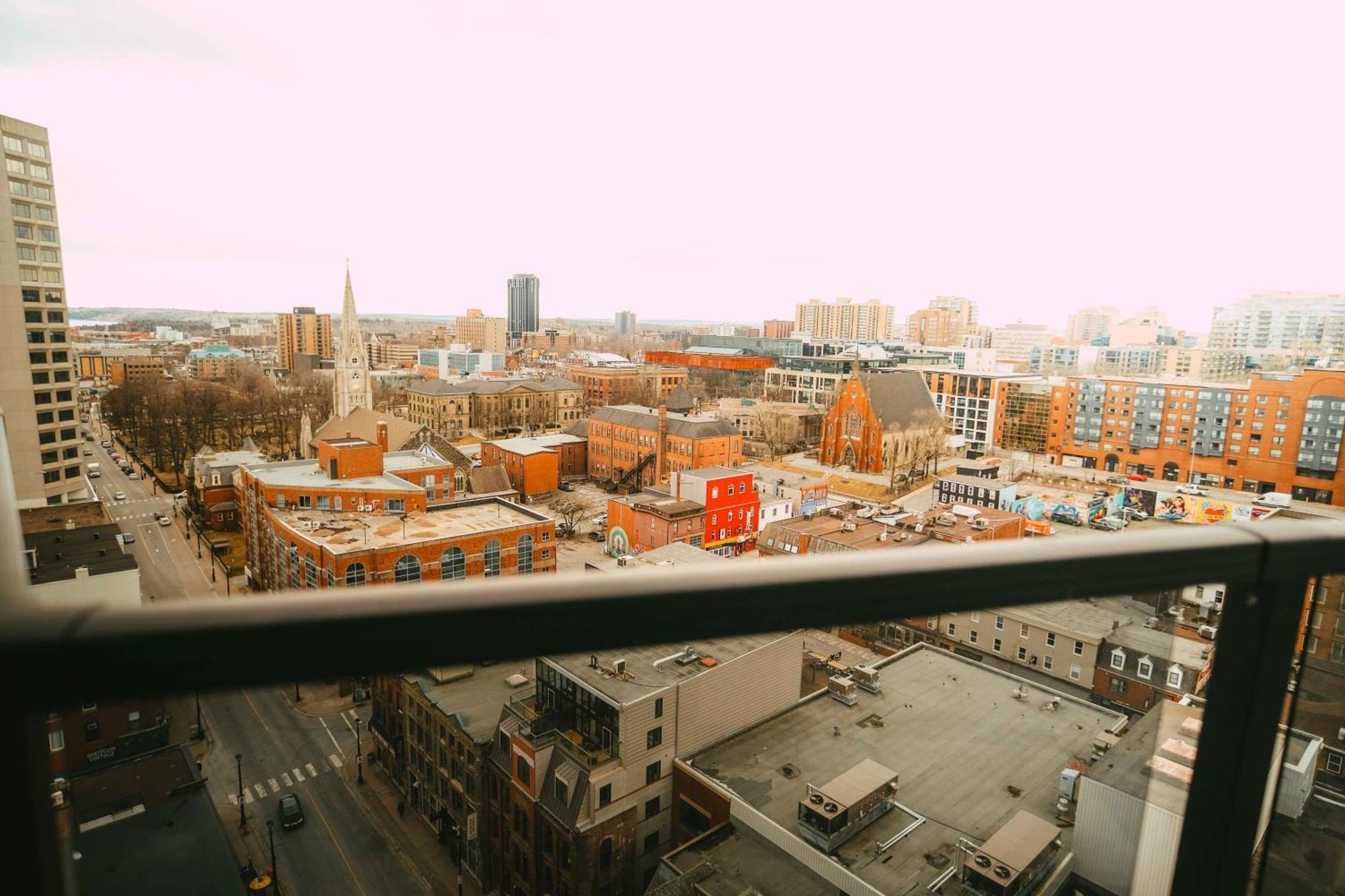 Pause Ph - Luxe With Views - Free Parking Halifax