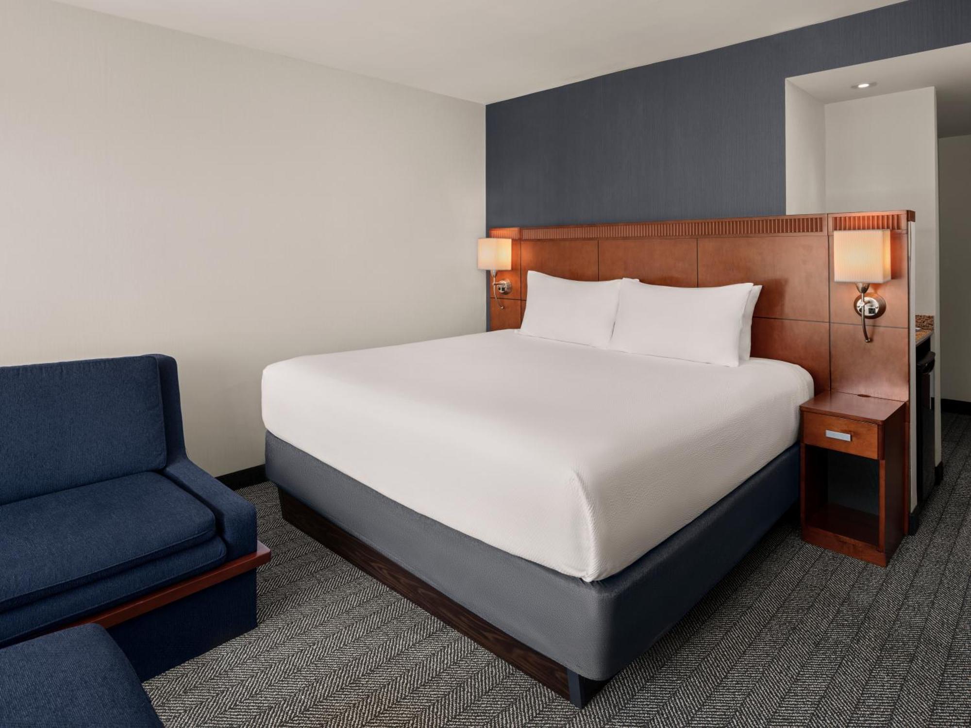 Courtyard By Marriott Downtown Hotel 3*