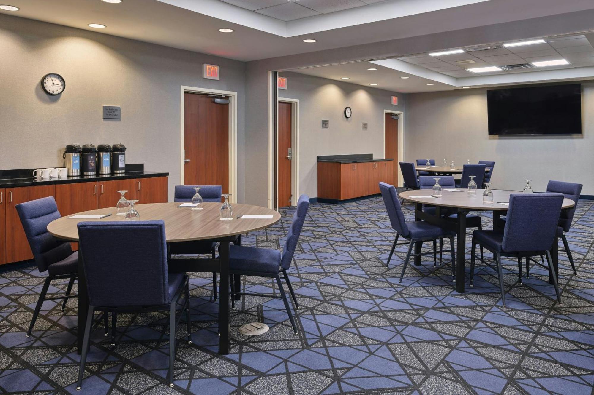 Courtyard By Marriott Downtown