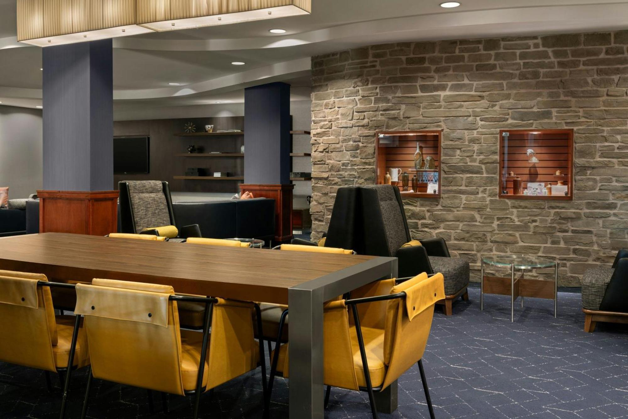 Courtyard By Marriott Downtown Halifax